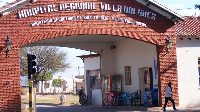 Los padres llevaron a la adolescente al Hospital de Villa Dolores.