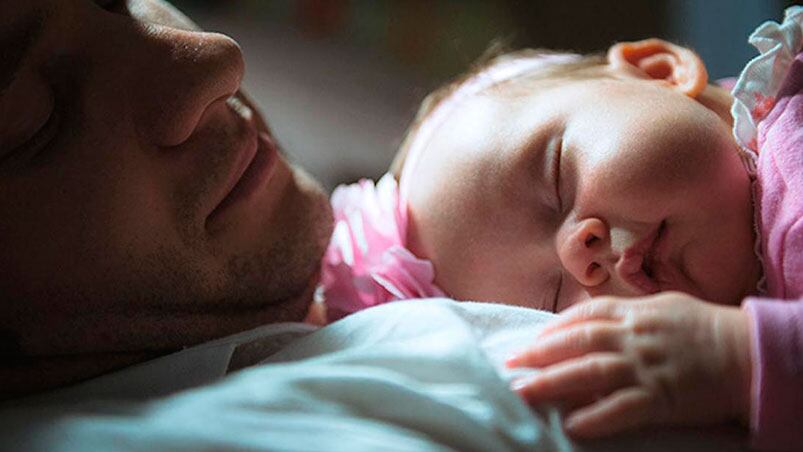 Los padres podrían tener más días junto a sus bebés.