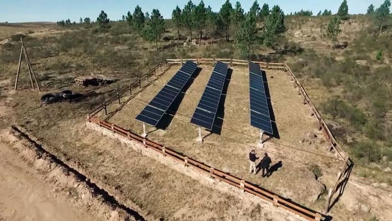 Los paneles solares avanzan en Córdoba y se ubican en lugares impensados.
