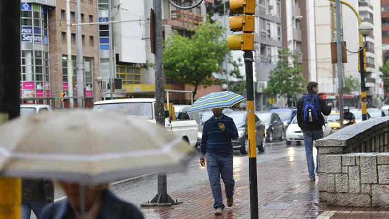 Los paraguas seguirán siendo importantes para el resto de la semana. 