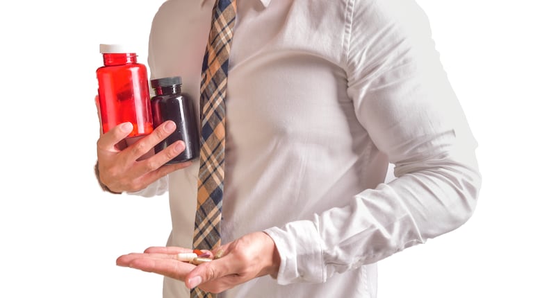 Los peligros d ela automedicación y el correcto uso de antibióticos - Foto: Shutterstock