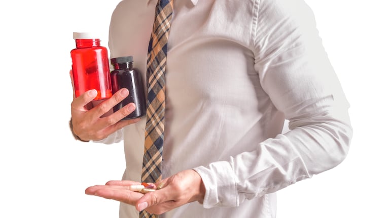 Los peligros d ela automedicación y el correcto uso de antibióticos - Foto: Shutterstock
