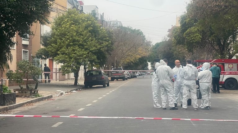 Los peritos ingresaron nuevamente a la casa del horror. Foto: Belén Dalmazzo / El Doce.