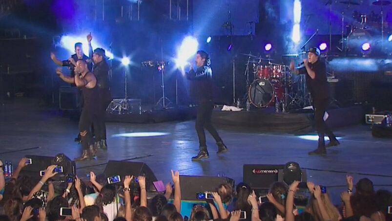 Los pibes de CNCO enloquecieron a las adolescentes. Foto: ElDoce.tv