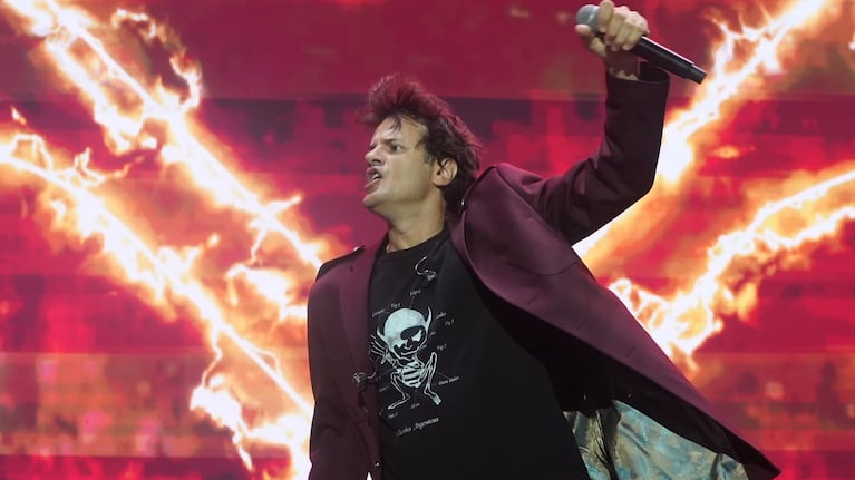 Los Piojos y un show de tres horas con palos a Milei.
