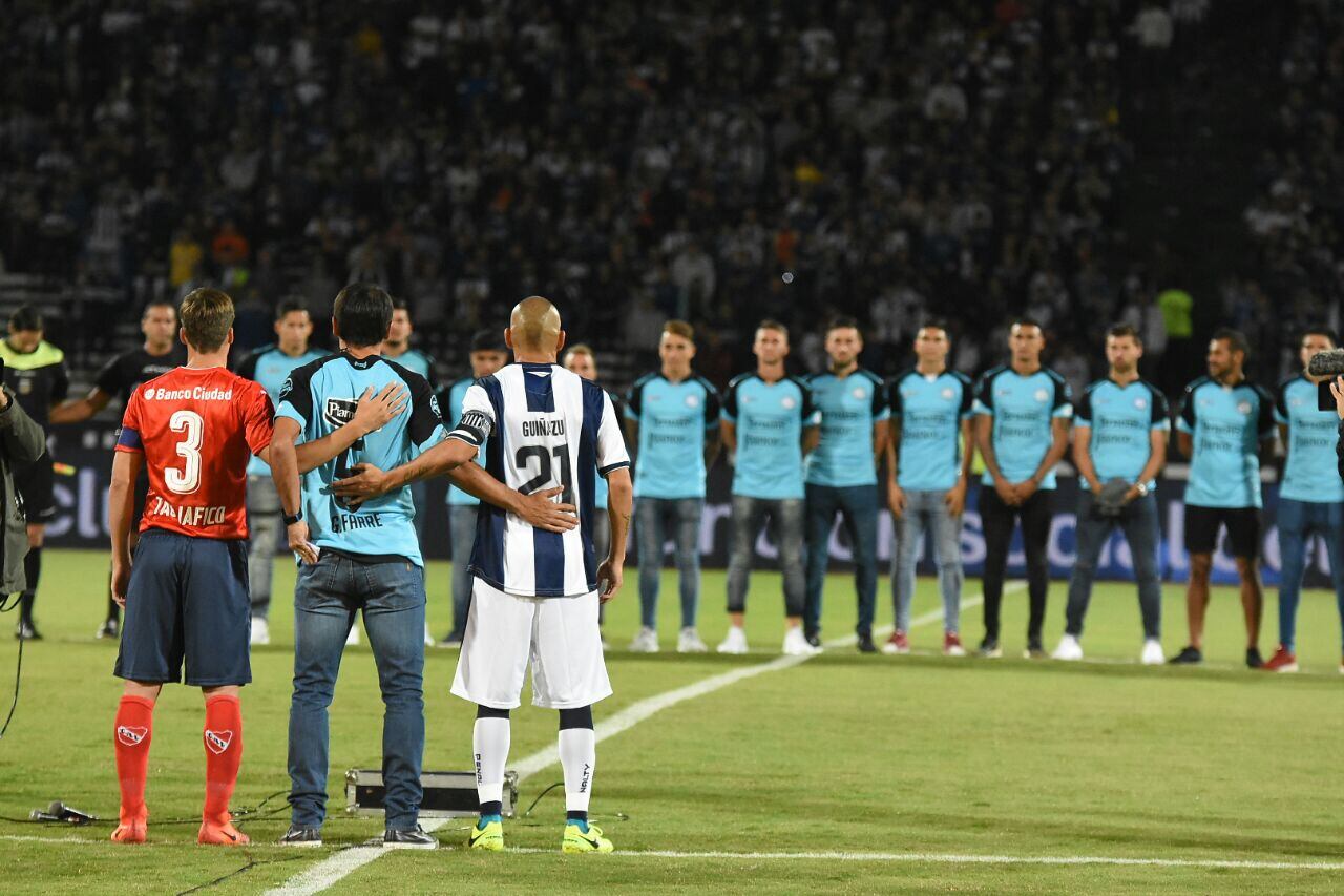 Los planteles de Talleres, Belgrano e Independiente pidieron paz tras la muerte de Emanuel Balbo. Foto: Lucio Casalla / ElDoce.tv.