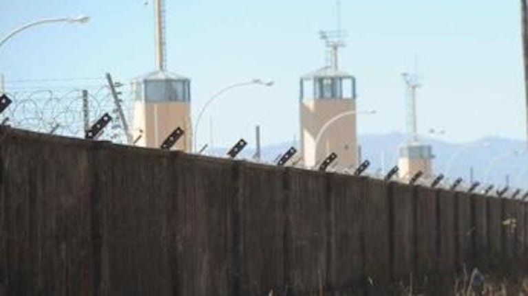 Los presos coordinaban las estafas con celulares de ingreso ilegal al penal.