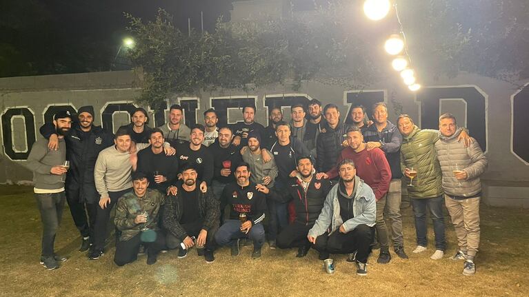 Los Quedados: más que un grupo, un club de amigos. Foto: Florencia Ferrero.