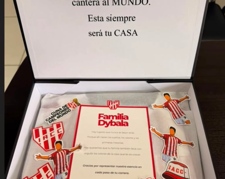 Los regalos de Instituto a Dybala y su familia.