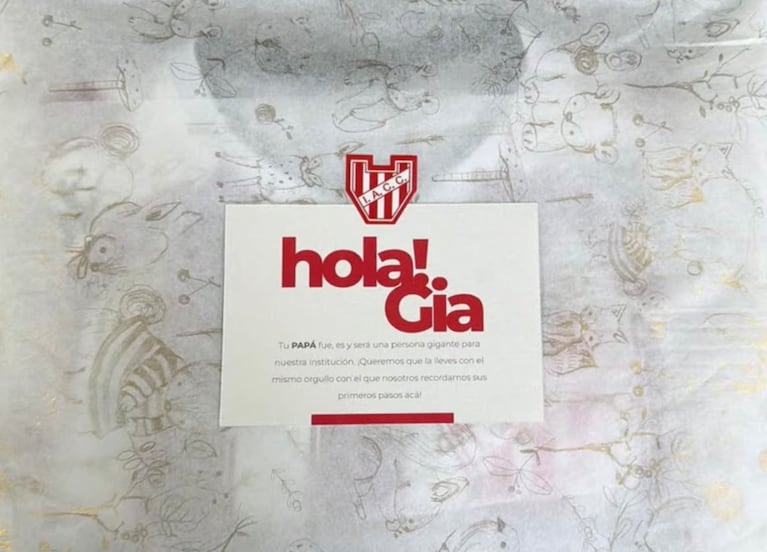 Los regalos de Instituto a Dybala y su familia.