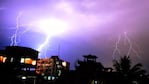 Los relámpagos y las lluvias hacen estragos en India. 