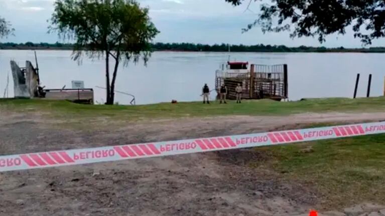 Los restos del cazador fueron llevados hasta la costa por sus compañeros.