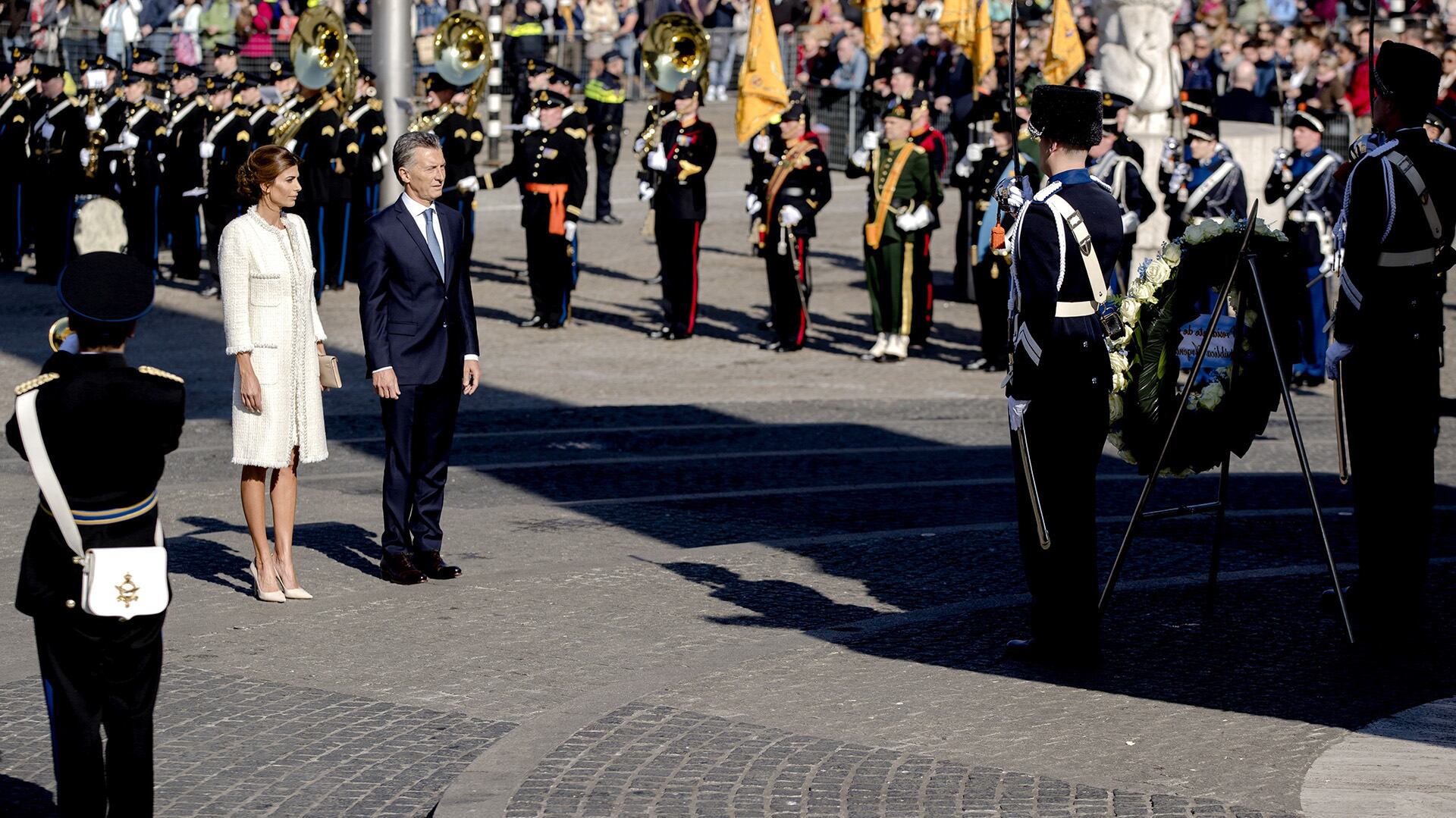 Los reyes de Holanda le dieron la bienvenida oficial a Macri y Awada.