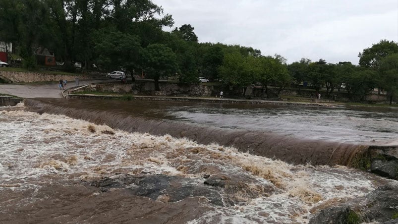 Los ríos serranos cambiaron su aspecto tras las lluvias. 