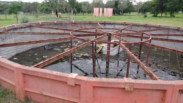  Los tanques del Parque de la Vida: olor y agua estancada