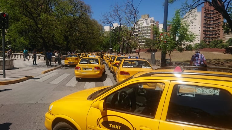 Los taxistas, en pie de guerra contra Uber.