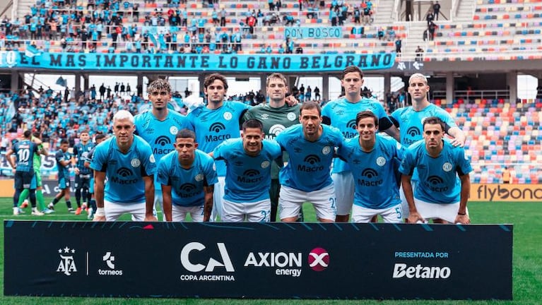 Los titulares de Belgrano ante Gimnasia de Jujuy.