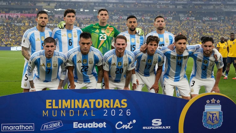 Los titulares de la Selección ante Ecuador. REUTERS/Cristina Vega