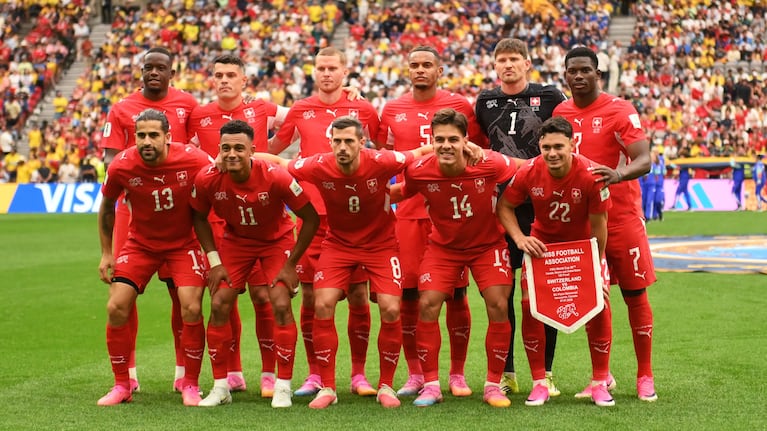 Los titulares de Suiza ante Colombia. Reuters/Simon Fearn
