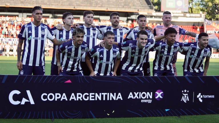 Los titulares de Talleres ante Argentino de Merlo.