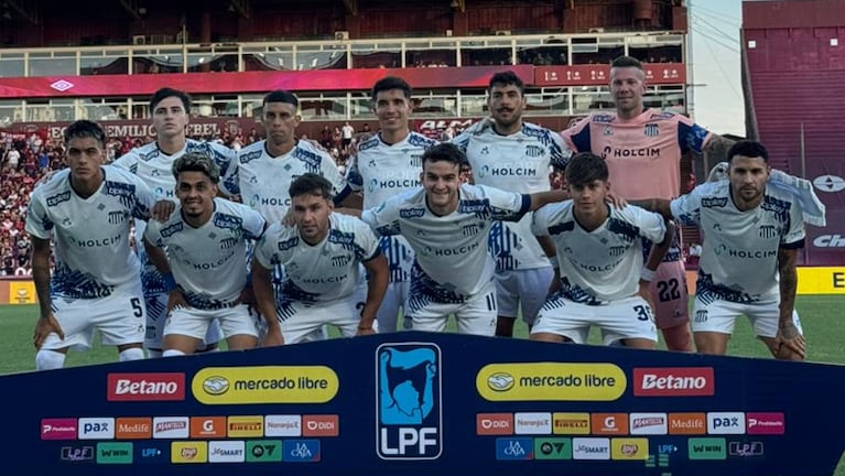 Los titulares de Talleres ante Lanús.