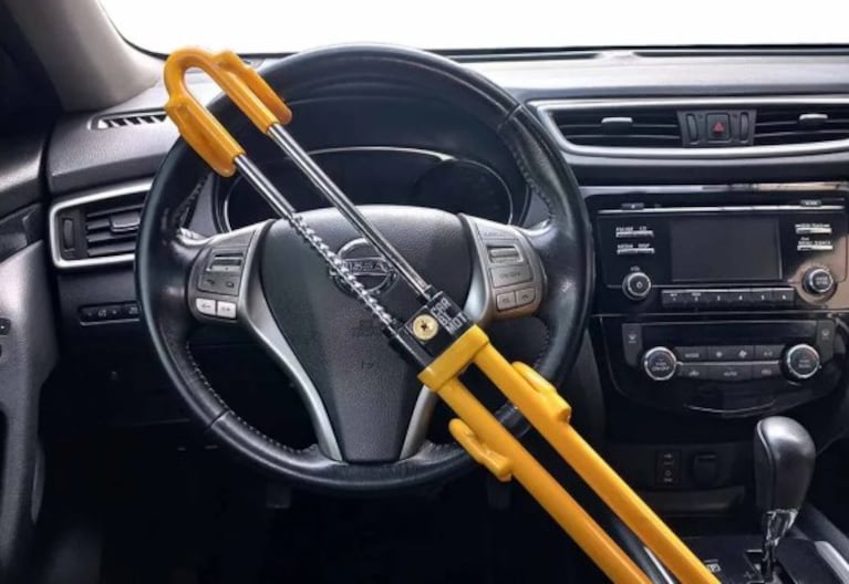 Los traba volantes, una opción a la antigua contra los ladrones.