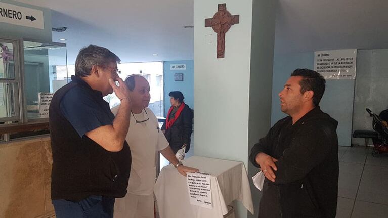 Los trabajadores del hospital piden que devuelvan la imagen.