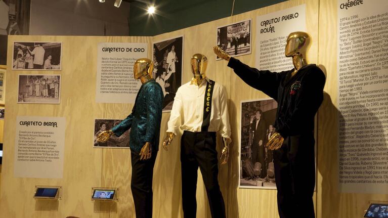 Los trajes de artistas de distintas épocas forman parte del museo.