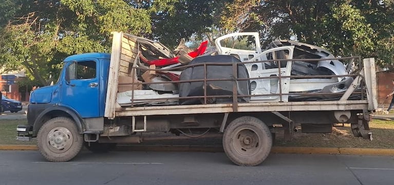 Los tres ocupantes de un camión cargado de autopartes fueron detenidos en Córdoba.