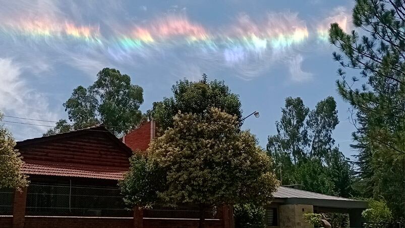 Los turistas compartieron imágenes de las nubes en Calamuchita.
