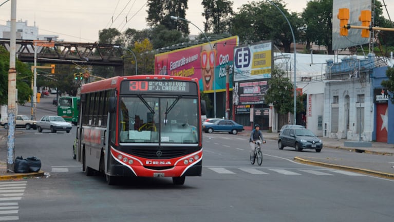 Los usuarios de transporte urbano e interurbano se verán afectados. Imagen archivo ElDoce.tv