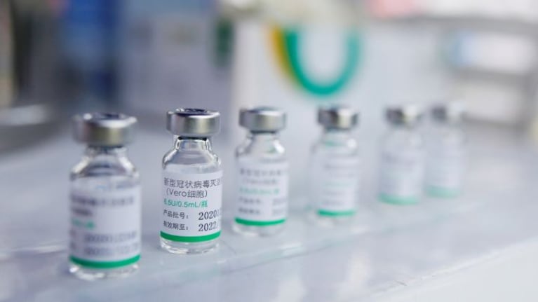 Los vacunados con Sinopharm que tengan más de 60 podrían recibir una dosis extra.