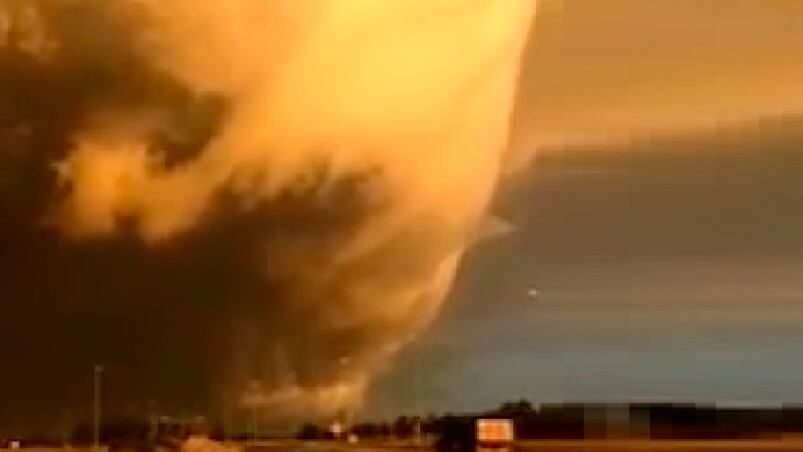 Los vecinos de Resistencia bautizaron como un "monstruo" la tormenta del martes.