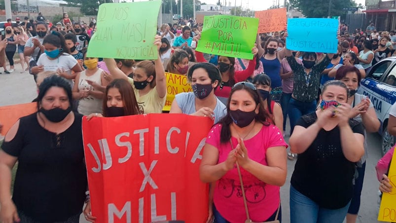 Los vecinos denunciaron públicamente falta de contención en el Polo de la Mujer. (Foto: Fredy Bustos/El Doce)