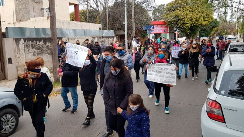 Los vecinos salen a la calle a protestar y dicen estar hartos de vivir con miedo.