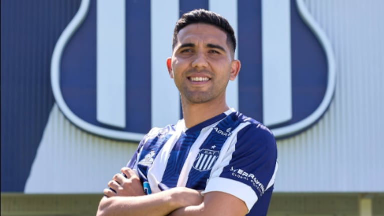Los videos con los que Talleres presentó a Bebelo Reynoso: “Su majestad”