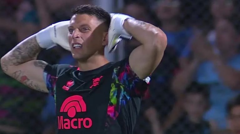 Losada tuvo responsabilidad en el primer gol de Tigre.