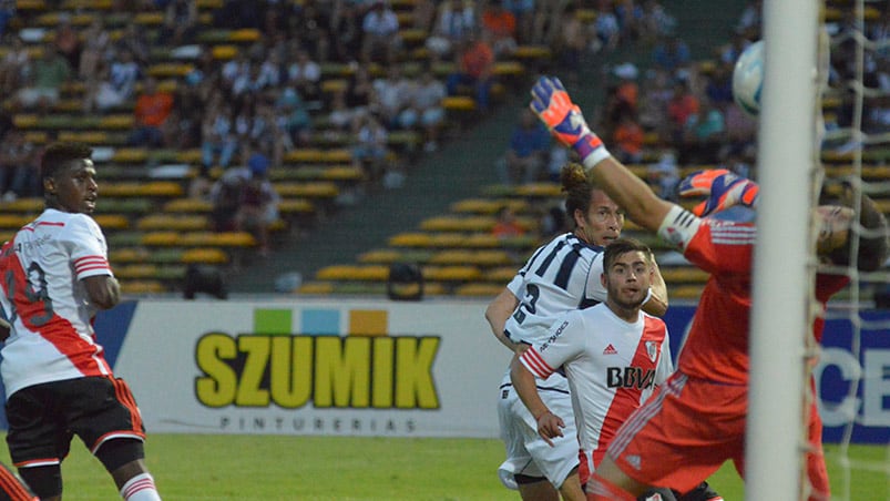 Lucas Bovaglio le dio el triunfo a Talleres contra los juveniles de River.  Foto: Lucio Casalla.