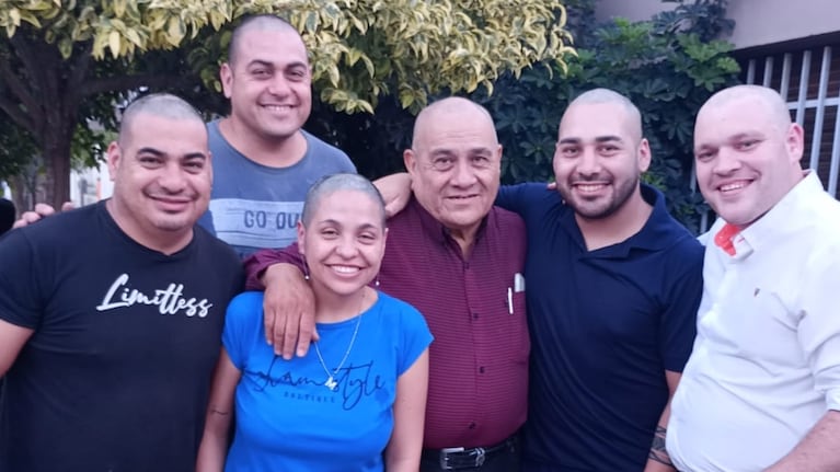 Lucha contra su segundo cáncer y su familia se rapó: la emocionante sorpresa