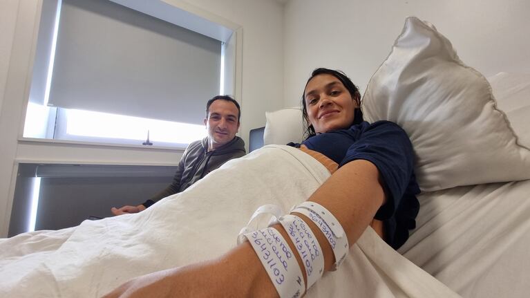 Luciana Figueroa y Lucas Bianco, a horas de haber sido mamá y papá.