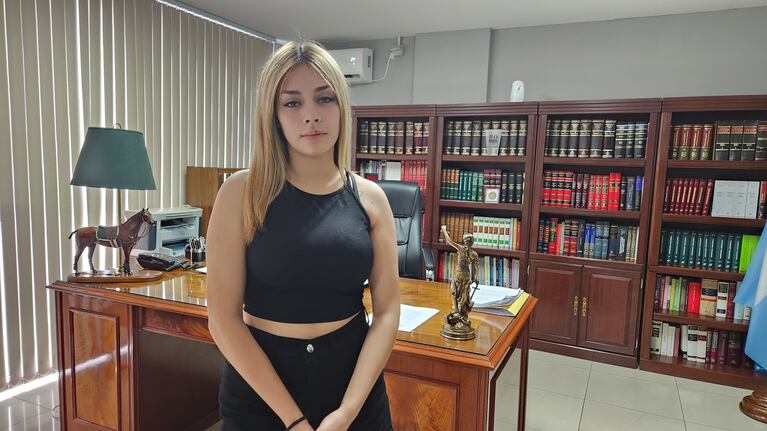 Luciana perdió cuatro dientes por el golpe. Foto: Julieta Pelayo / El Doce.