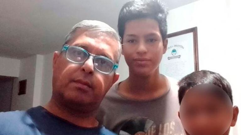 Luciano Aranda junto a su papá Wladimir.