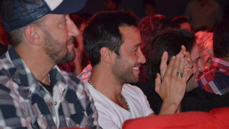 Luciano Pereyra disfrutaba desde la platea del espectáculo de Cacho.