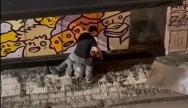 Luego de reducir a un ladrón, tras un forcejeo y un intercambio de golpes, el delincuente escapó.