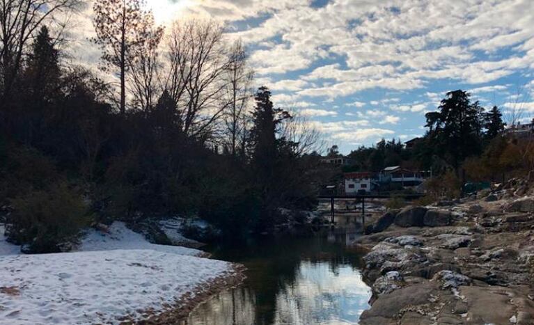 Lugares como La Cumbrecita podrían amanecer cubiertos de blanco durante los próximos días.