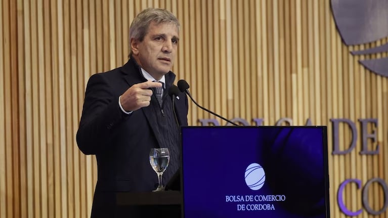 Luis Caputo en la Bolsa de Comercio de Córdoba.