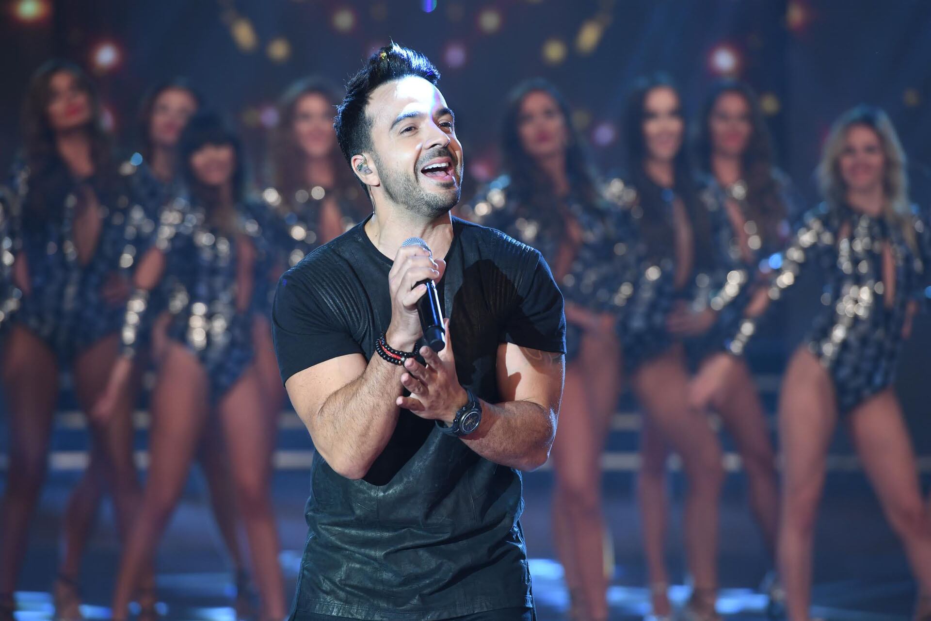 Luis Fonsi, la estrella final del primer programa de Showmatch.