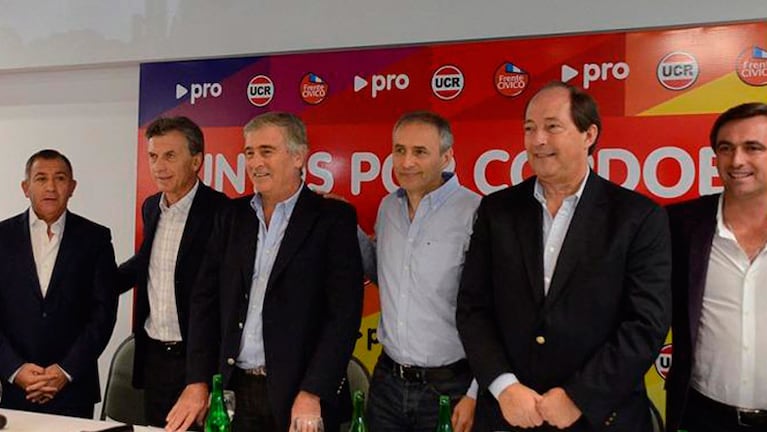 Luis Juez, cuando presentó "Juntos por Córdoba" junto a la UCR de Mestre. 