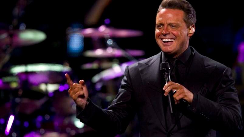 Luis Miguel sufre de Tinnitus y podría quedar sordo. 