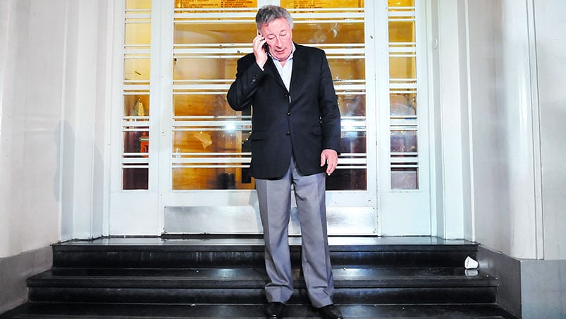 Luis Segura atraviesa otro difícil presente en la AFA. Foto: Clarín.